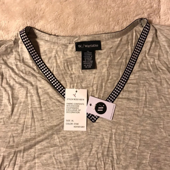 Wantable cold shoulder top - Picture 2 of 5